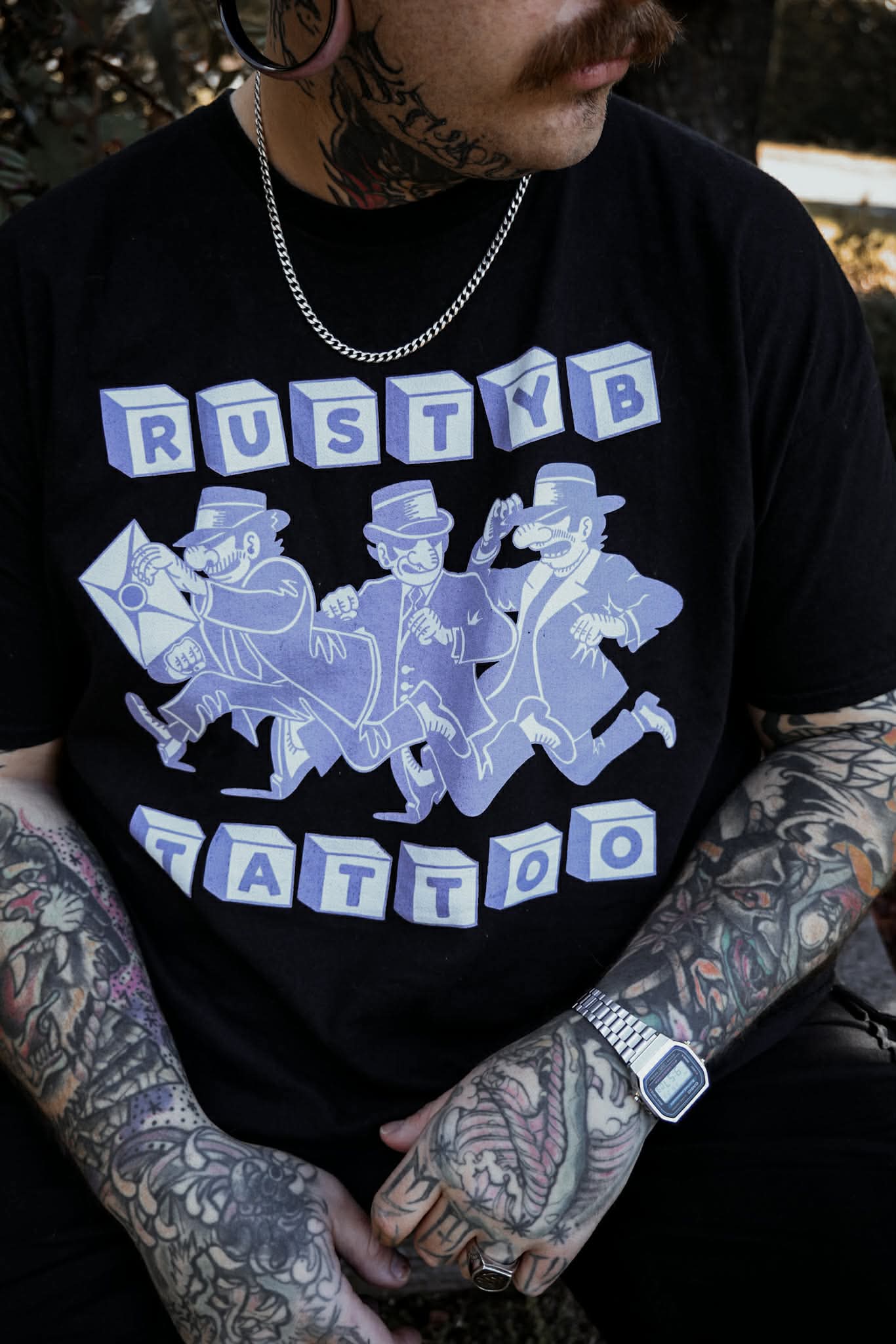 THREE THIEVES TEE